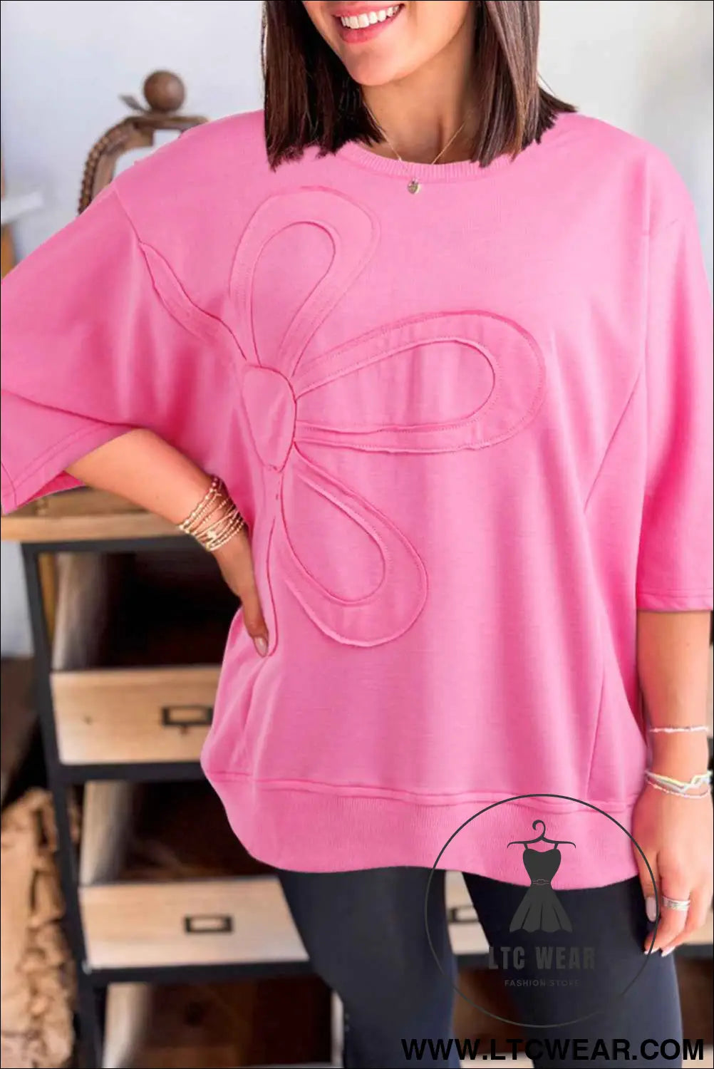 Sachet Pink Solid Color Floral Patched Half Sleeve Tunic Top