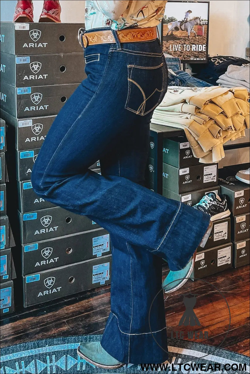 Sail blue center seam deep washed straight jeans - 15%