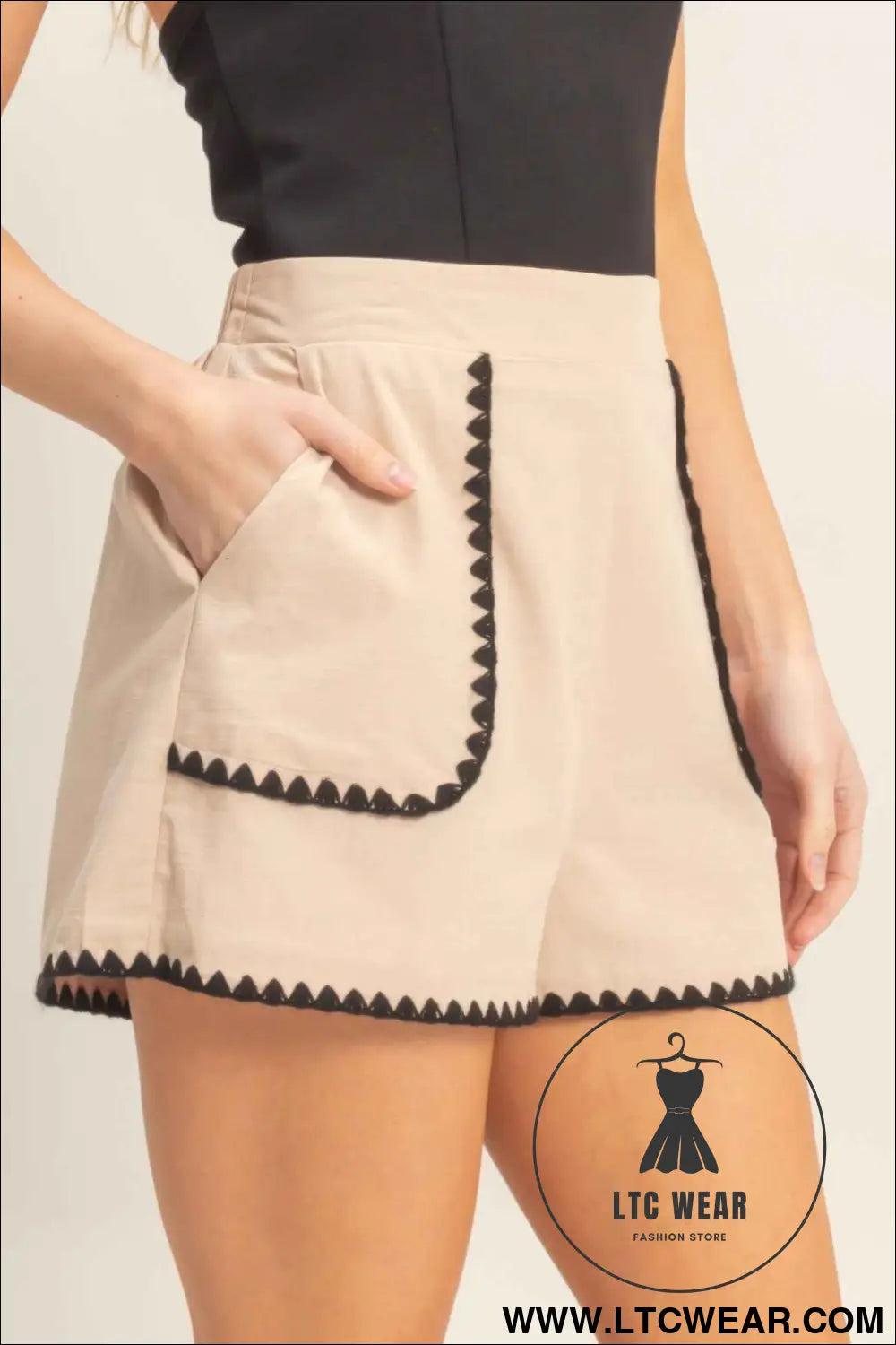 Scallop Trim High-waisted Shorts