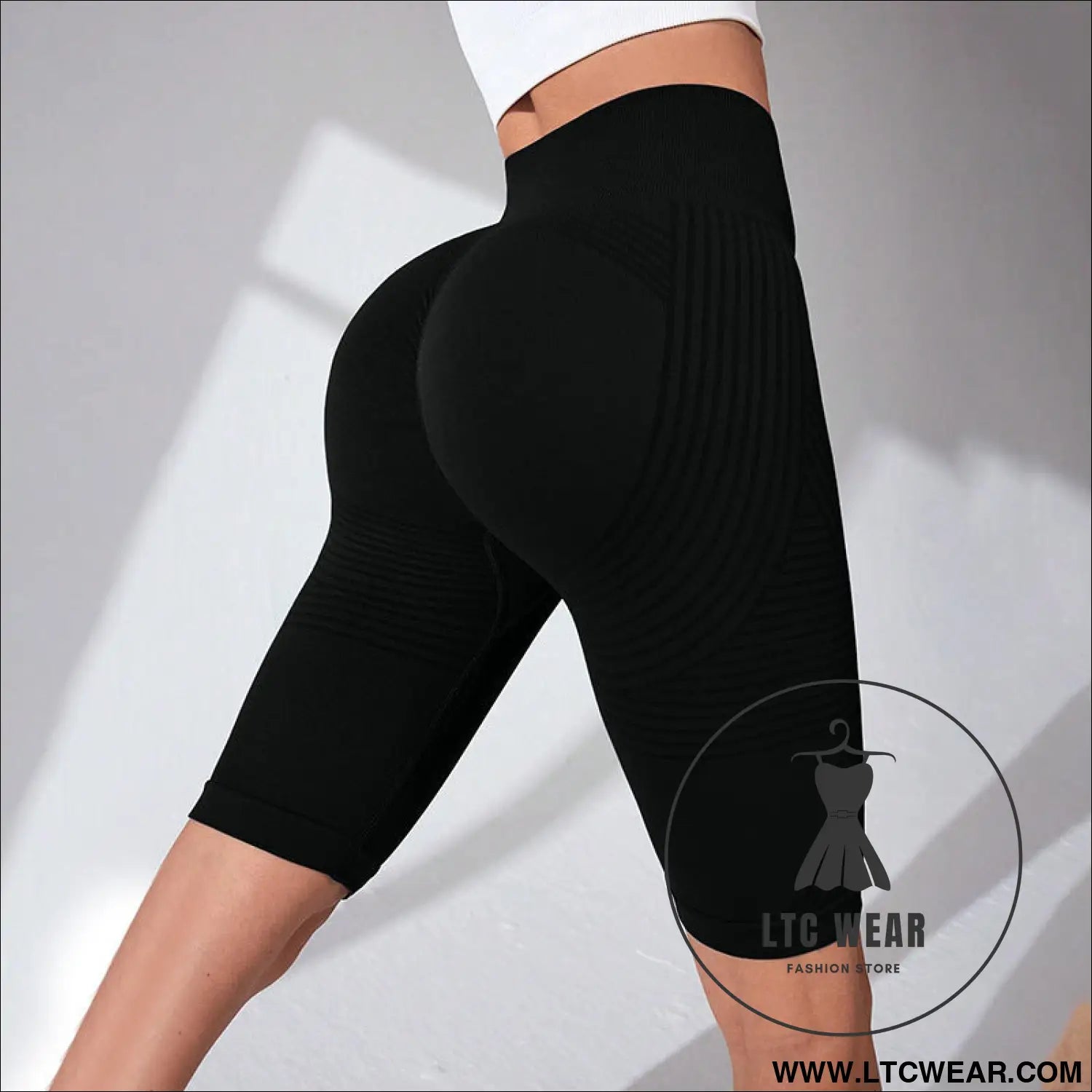 Seamless butt-lifting fitness pants with tummy control and high waist peach bottom yoga shorts - black / s
