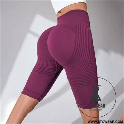 Seamless butt-lifting fitness pants with tummy control and high waist peach bottom yoga shorts - wine red / s