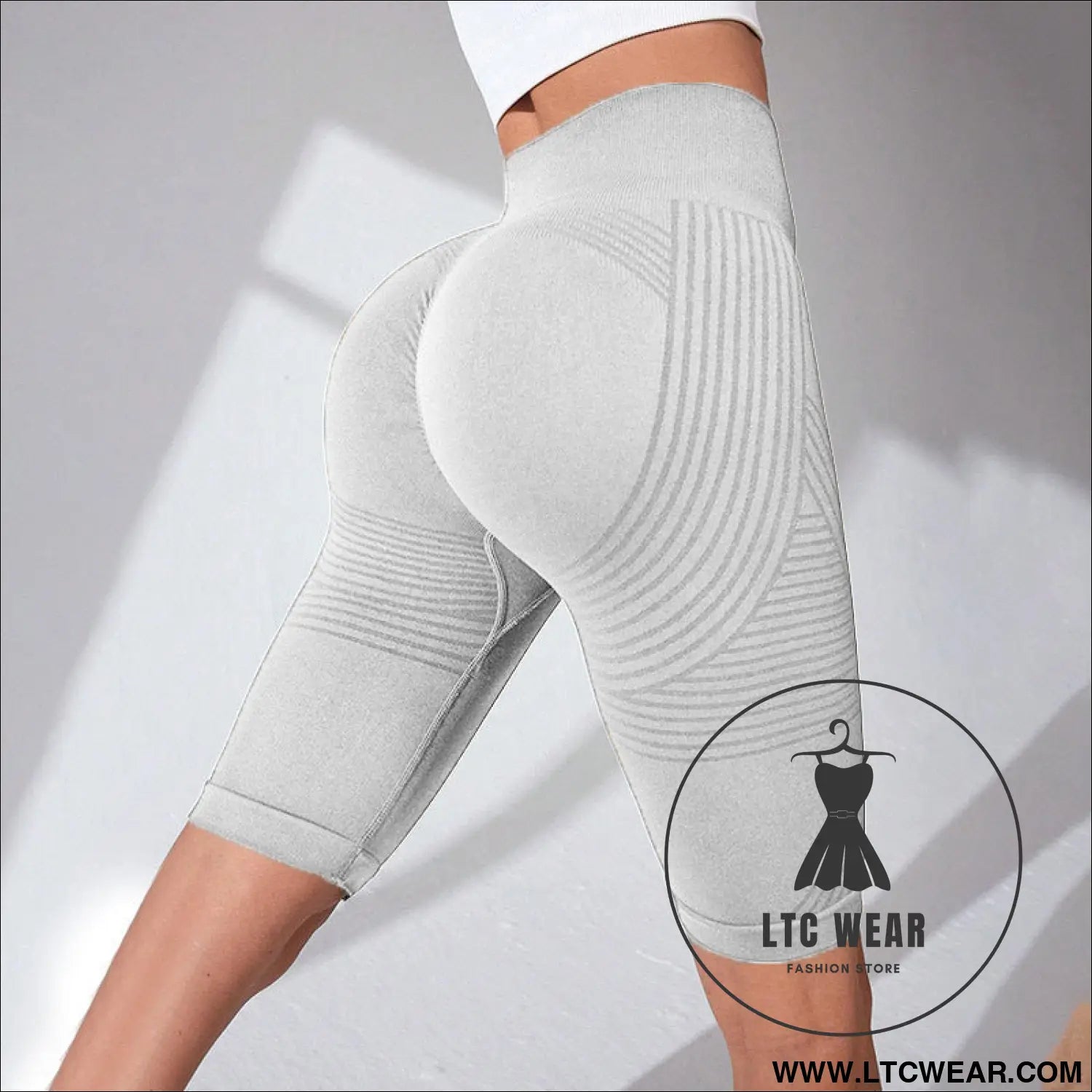 Seamless butt-lifting fitness pants with tummy control and high waist peach bottom yoga shorts - white / s
