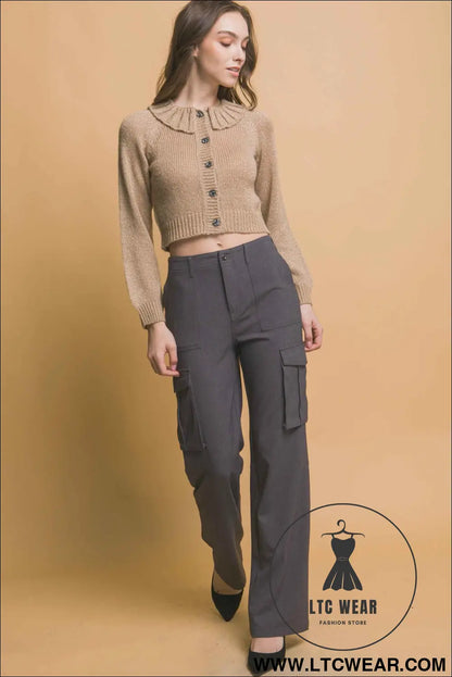 Short collard sweater