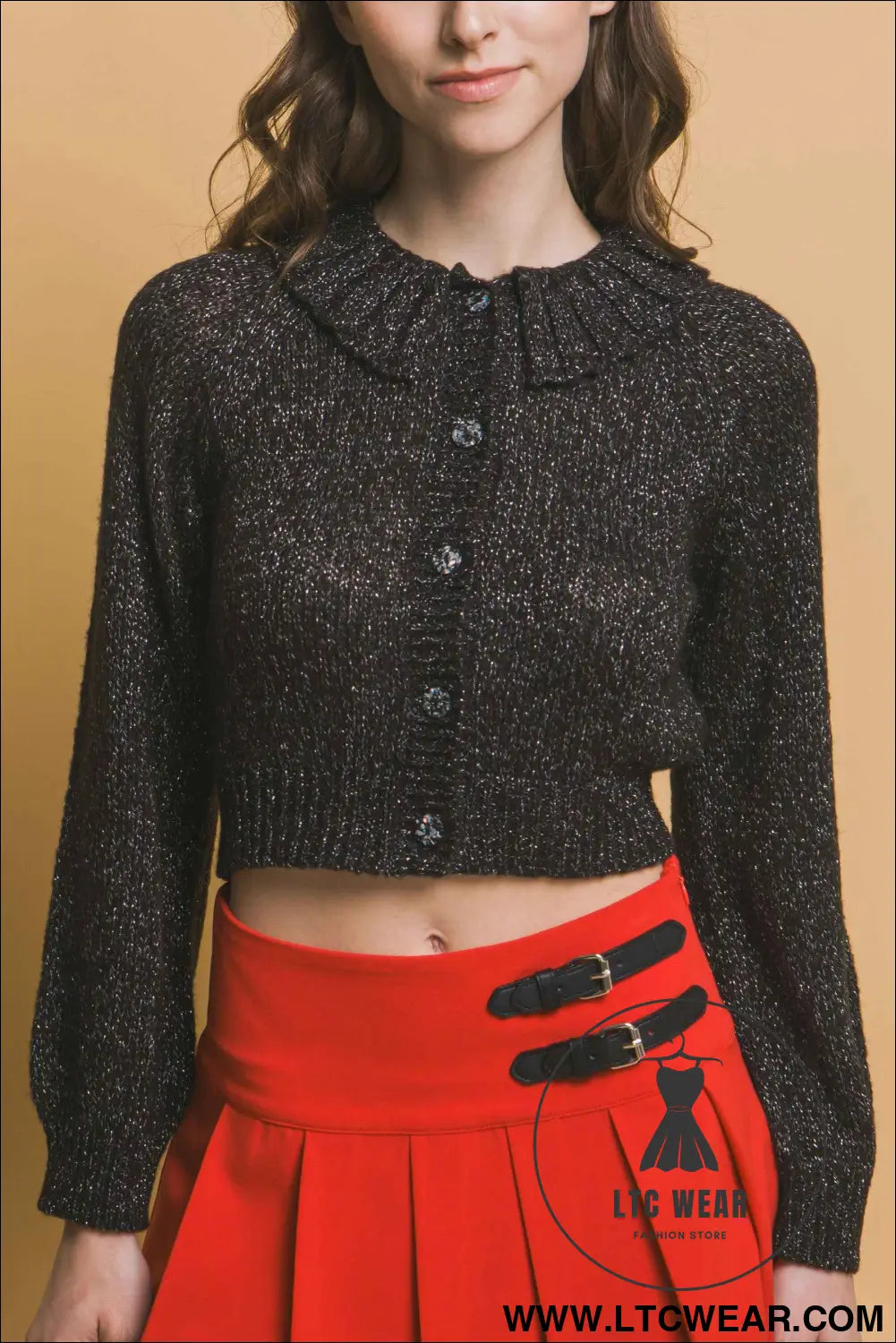 Short collard sweater