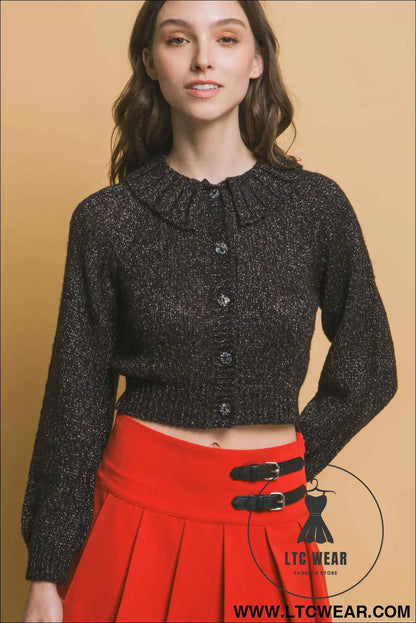 Short collard sweater