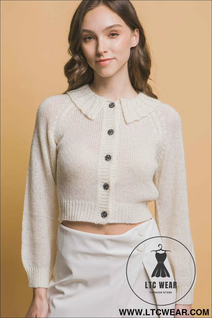 Short collard sweater