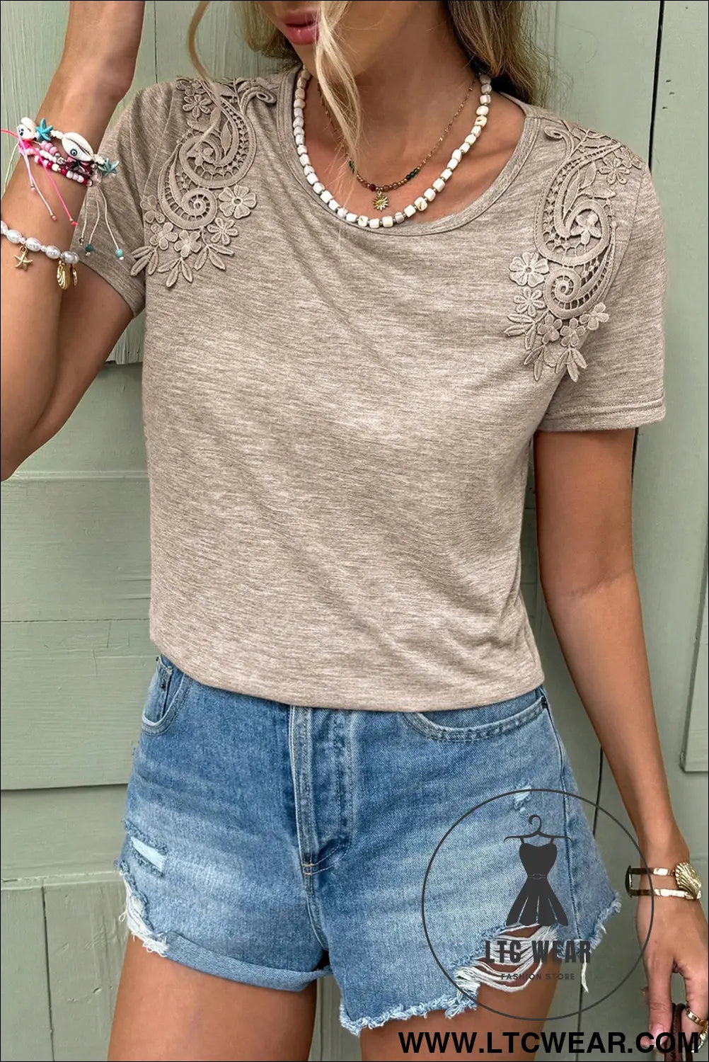 Smoke gray solid color lace patched detail round neck tee - tops & tees