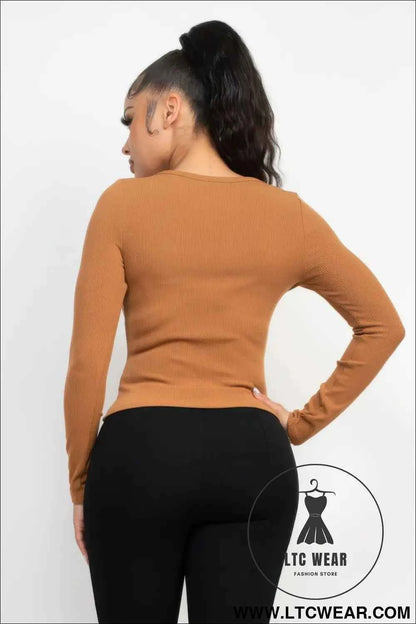 Solid V-collared Neck Top
