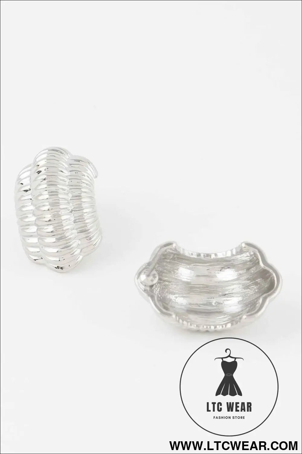 Thin Ribbed Hoop Earrings