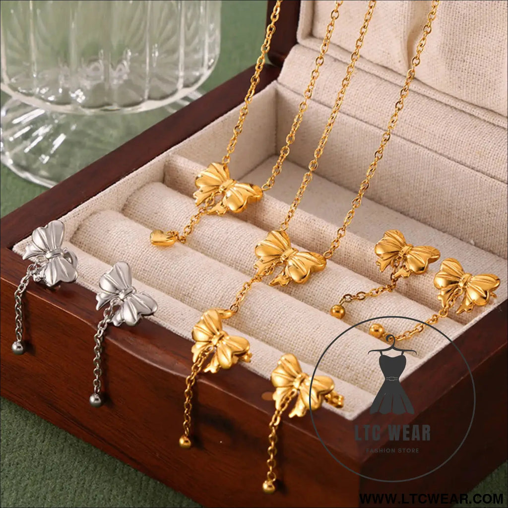 Titanium steel gold-plated bow pendant necklace - gold / one size