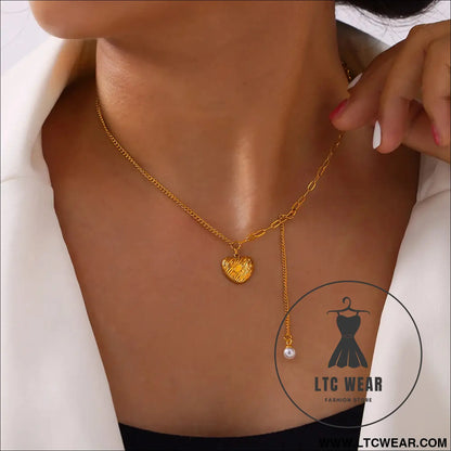 Titanium steel imitation pearl heart pendant necklace - gold / one size