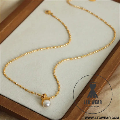 Titanium steel pearl pendant necklace - gold / one size