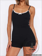 Versatile fitted jumpsuit: casual style with a touch of lace - s / black