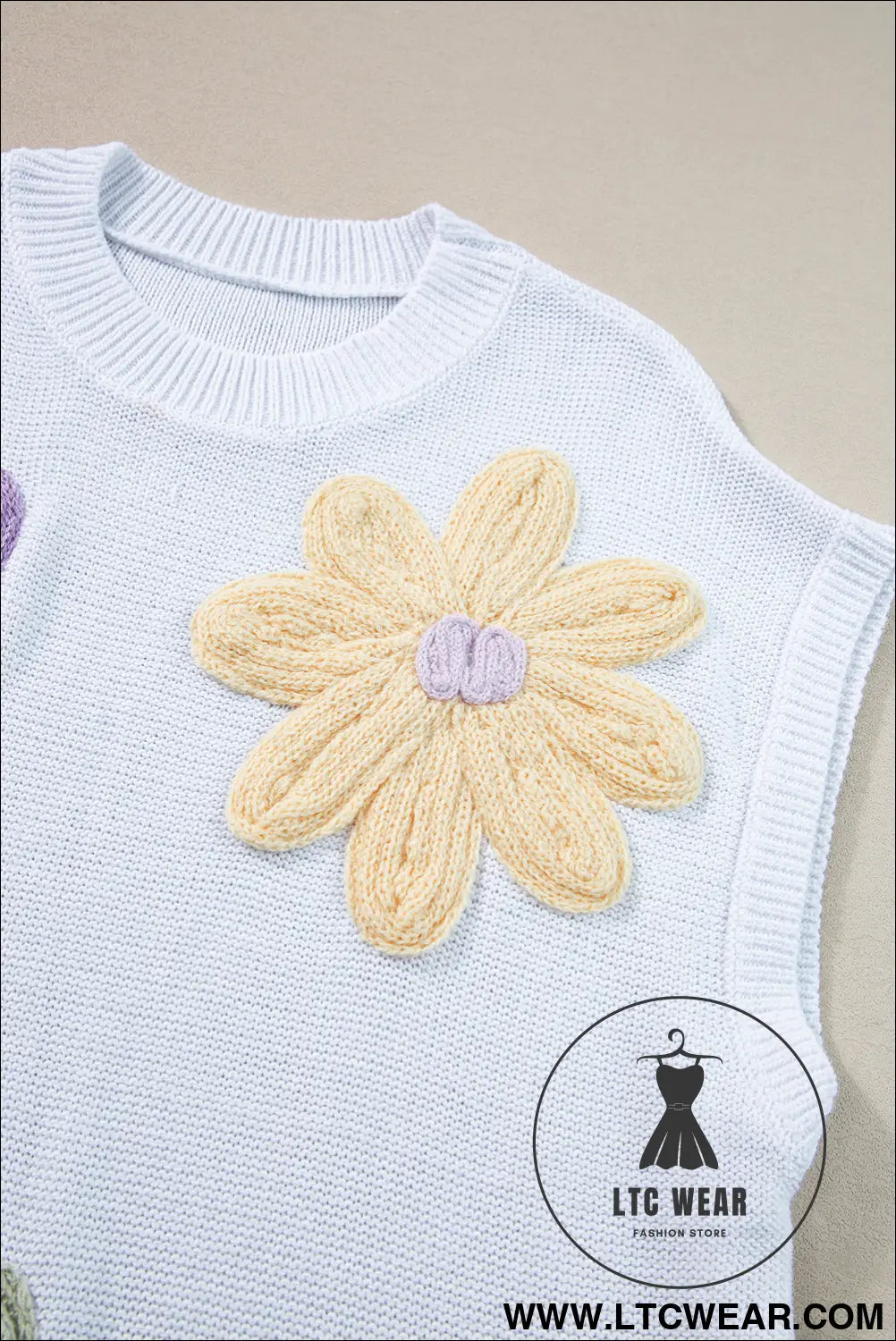 White flower patch knit round neck tee - tops & tees