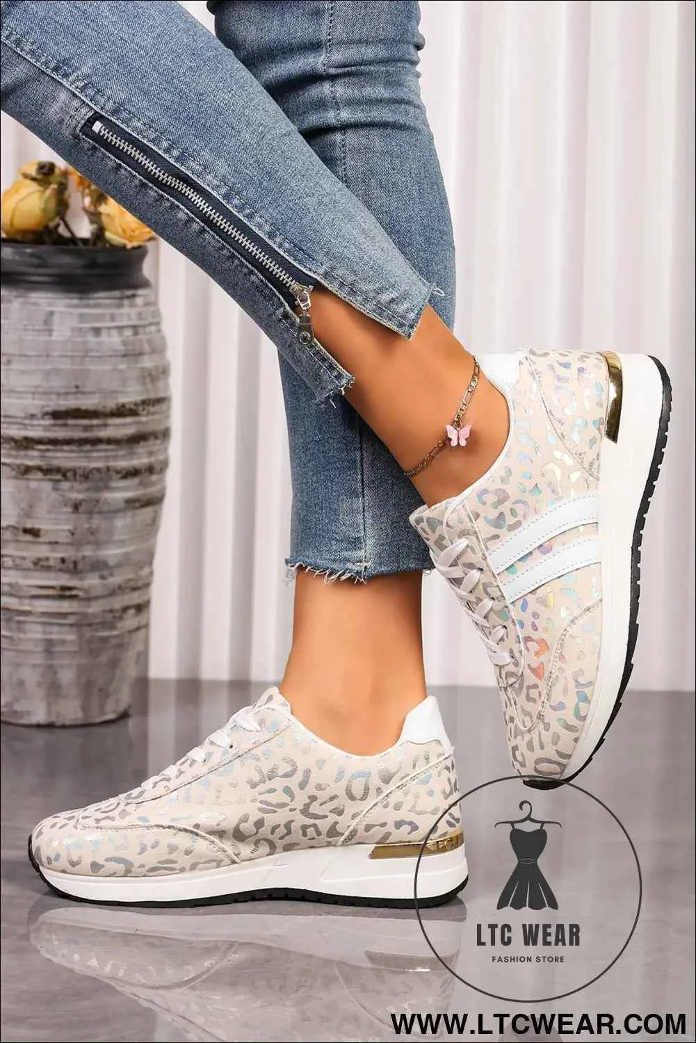 White Leopard Print Lace-Up Low-Top Sneakers with Rubber Sole