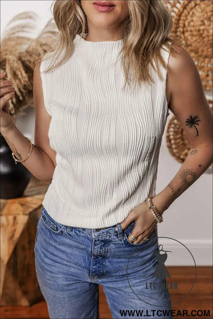 White Solid Color Wavy Textured Round Neck Tank Top