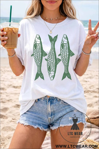 White Unique Fish Graphic Casual Round Neck Tee