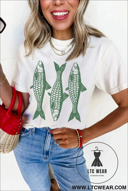 White unique fish graphic casual round neck tee - graphic tees