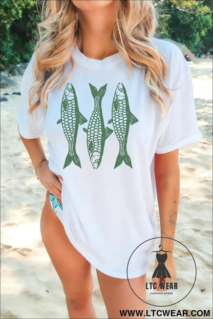 White unique fish graphic casual round neck tee - graphic tees